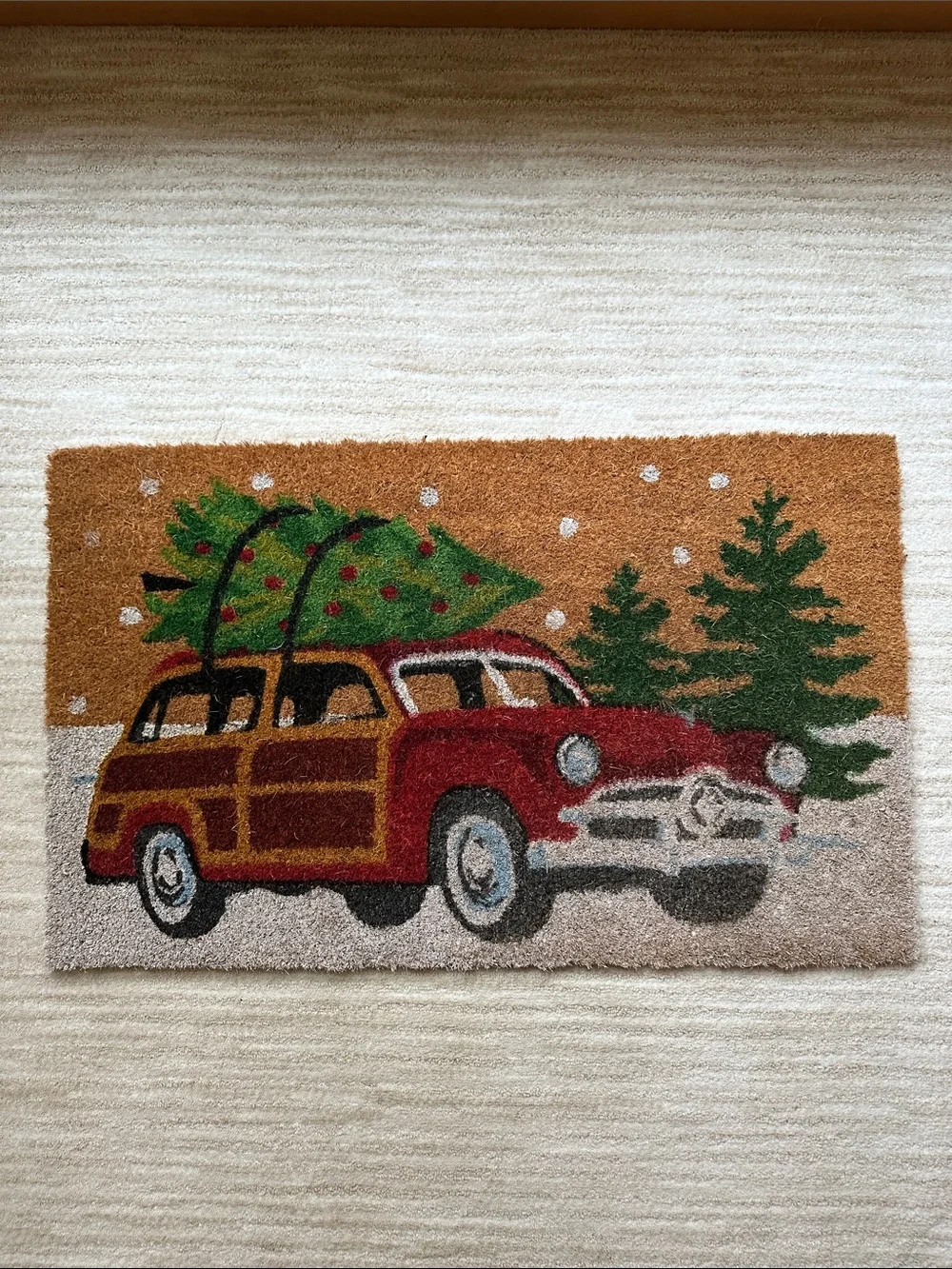 Wondershop Holiday Red Vintage Wagon Doormat with Evergreen Tree